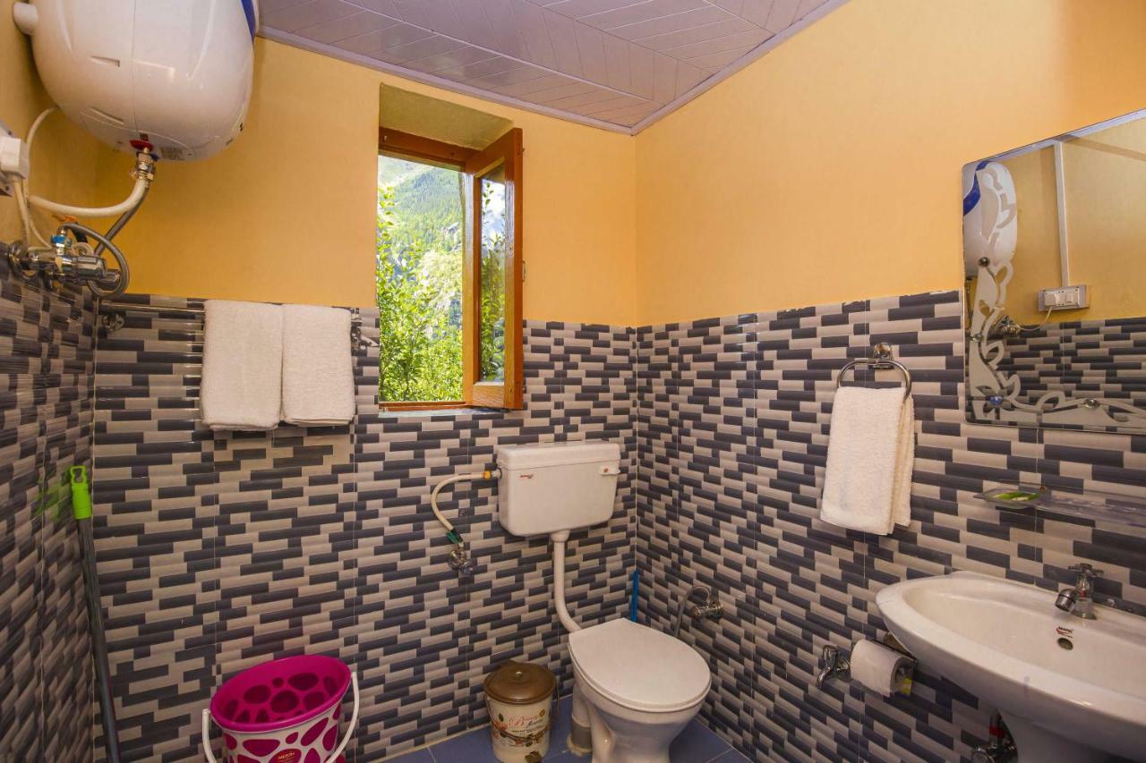 Zostel Homes Rakchham Saturang ภายนอก รูปภาพ